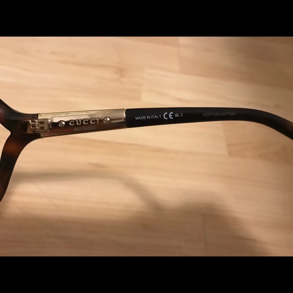 Gucci Sunglasses - Picture 2 of 5